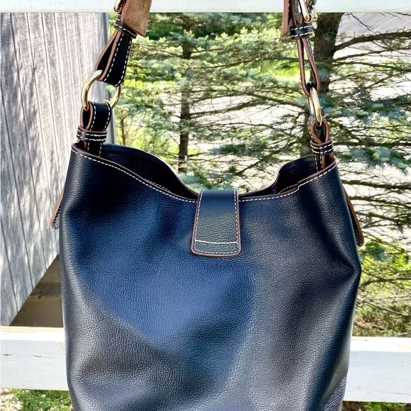 Dooney & Bourke Toscana Lily Bucket Bag Large - Picture 2 of 11